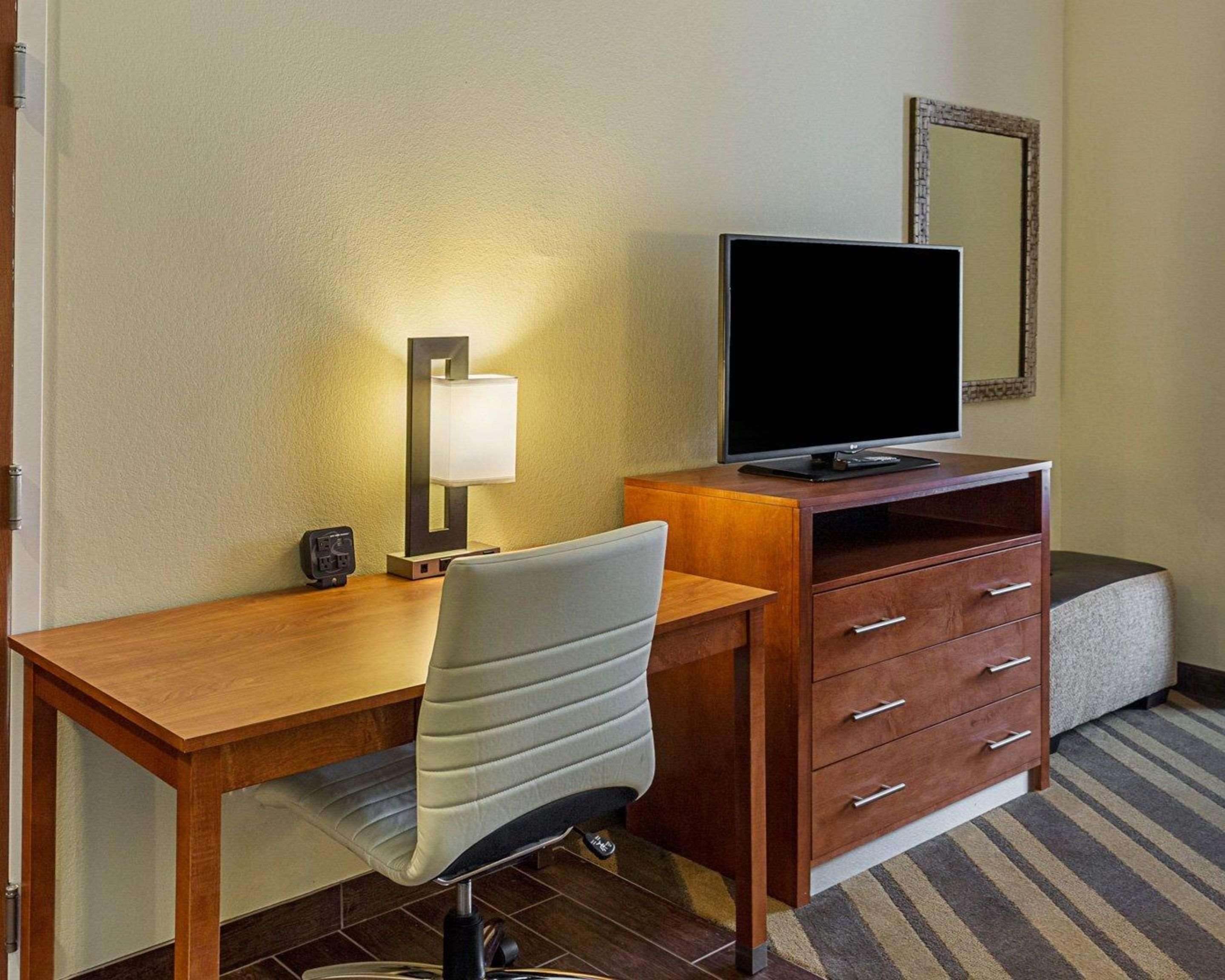 Comfort Suites Near Tanger Outlet Mall Gonzales Luaran gambar