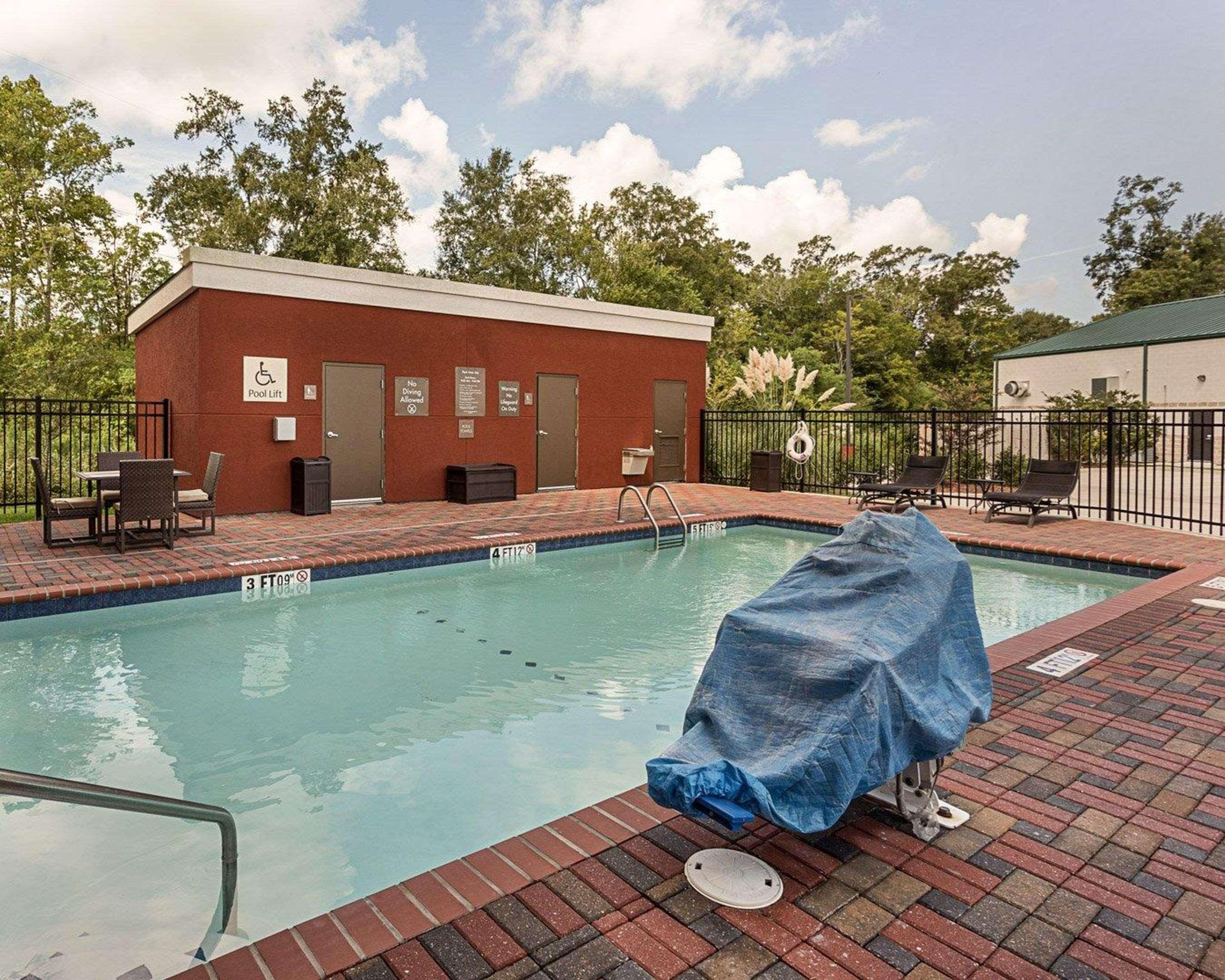 Comfort Suites Near Tanger Outlet Mall Gonzales Luaran gambar