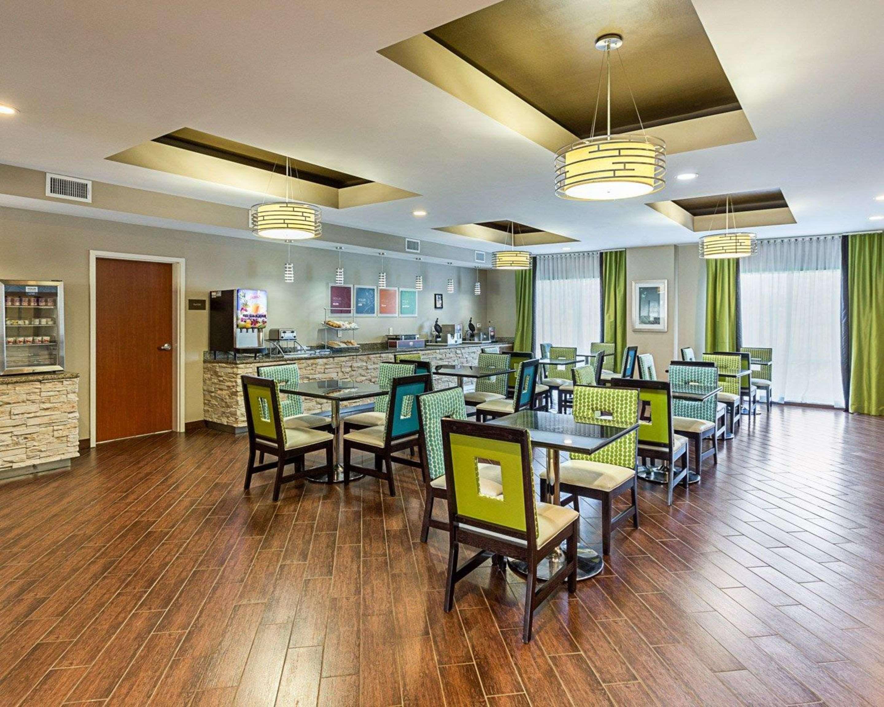 Comfort Suites Near Tanger Outlet Mall Gonzales Luaran gambar